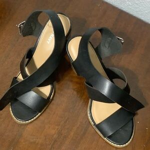 Old Navy Black Cross-Strap Sandal Heels